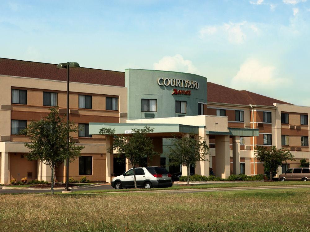 Courtyard By Marriott Alexandria Hotel Exterior foto